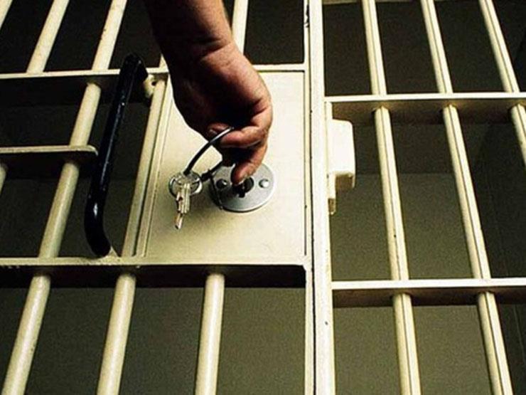 إخلاء سبيل أمين شرطة في واقعة إطلاقه النار أمام محكمة جنوب القاهرة إخلاء سبيل أمين شرطة في واقعة إطلاقه النار أمام محكمة جنوب القاهرة