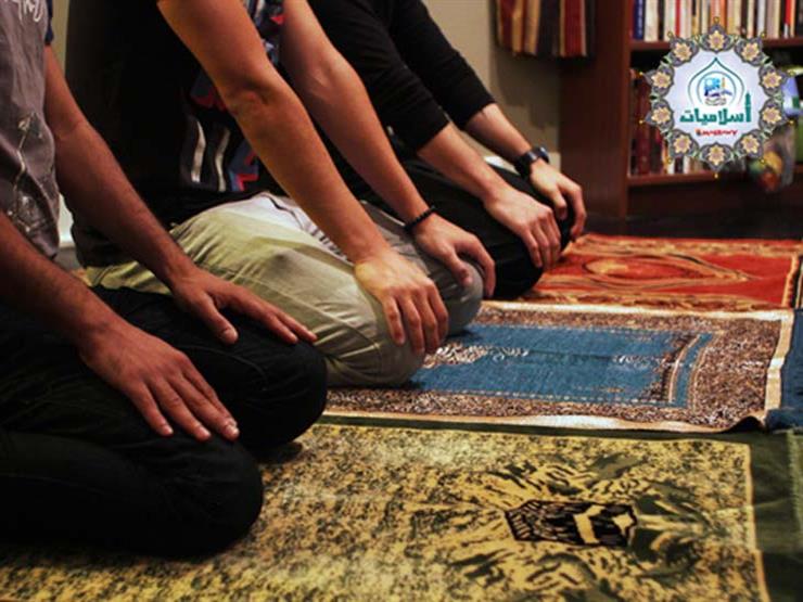 إذا نسي الإمام التشهد الأوسط هل يرجع أم يكمل الوقوف؟.. أمين الفتوى يجيب إذا نسي الإمام التشهد الأوسط هل يرجع أم يكمل الوقوف؟.. أمين الفتوى يجيب