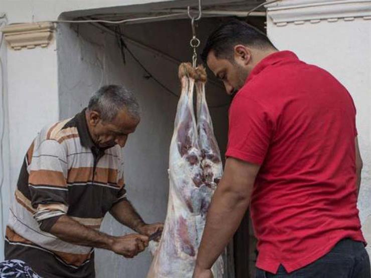 هل يجوز أن يشترى الوالد أضحية ويذبحها نيابة عن أولاده المتزوجين؟ هل يجوز أن يشترى الوالد أضحية ويذبحها نيابة عن أولاده المتزوجين؟