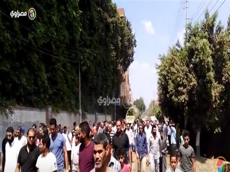 الآلاف يشيعون جنازة شقيقة السادات من مسقط رأسها في المنوفية الآلاف يشيعون جنازة شقيقة السادات من مسقط رأسها في المنوفية