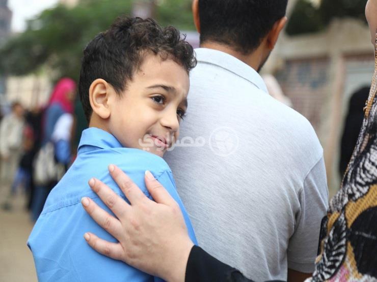 ملخص أول يوم دراسي: سبب تافه قتل تلميذا.. ومدير يحلق للطلاب ملخص أول يوم دراسي: سبب تافه قتل تلميذا.. ومدير يحلق للطلاب