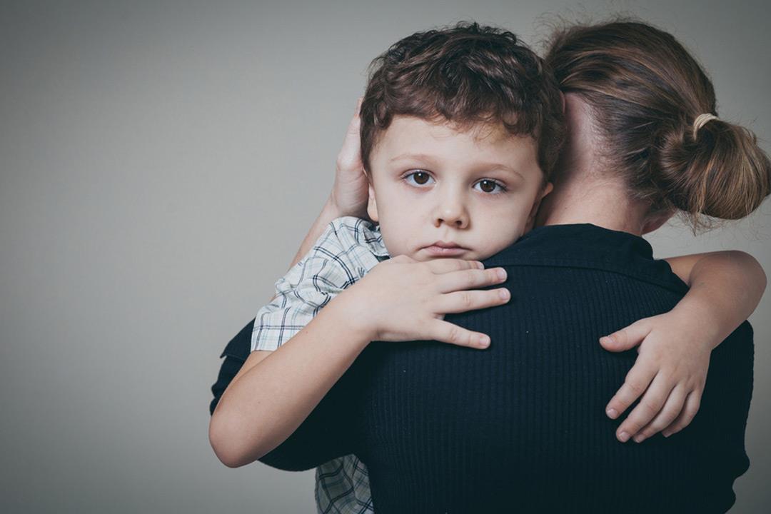 5 إجراءات منزلية تخفف من ألم الرقبة عند الأطفال 5 إجراءات منزلية تخفف من ألم الرقبة عند الأطفال