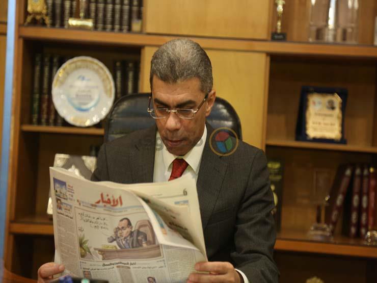 "10 جنيه" مكافأة.. حين عايش ياسر رزق ولادة أول طفل أنابيب مصري "10 جنيه" مكافأة.. حين عايش ياسر رزق ولادة أول طفل أنابيب مصري