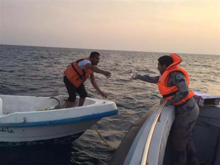وسط أمواج العاصفة.. العثور على 17 صيادًا تعطل قاربهم أسبوعًا في البحر المتوسط وسط أمواج العاصفة.. العثور على 17 صيادًا تعطل قاربهم أسبوعًا في البحر المتوسط