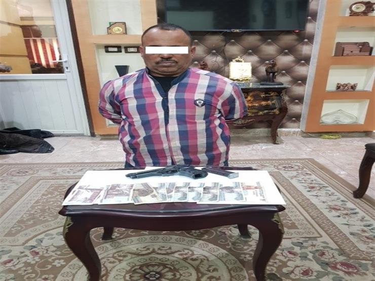 تخصص في تفتيش السيدات.. القبض على شرطي مزيف بالقاهرة تخصص في تفتيش السيدات.. القبض على شرطي مزيف بالقاهرة