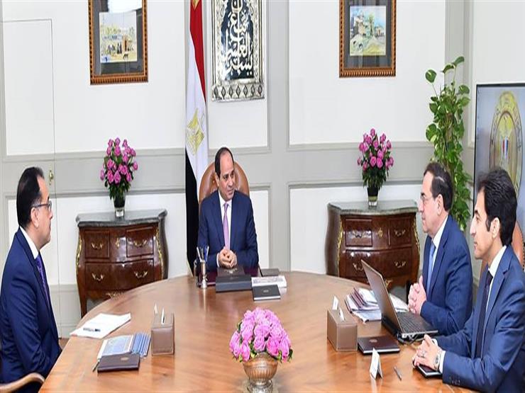 السيسي يوجه بمواصلة استكشاف موارد مصر البترولية للاستفادة المثلى منها السيسي يوجه بمواصلة استكشاف موارد مصر البترولية للاستفادة المثلى منها