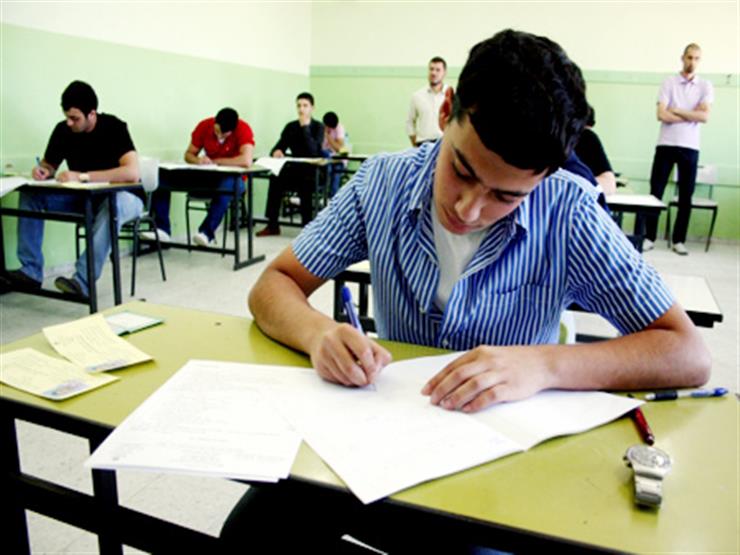 يمتحن بدلا من ابن عمه.. ضبط طالب بهندسة في امتحان الإعدادية بدمياط يمتحن بدلا من ابن عمه.. ضبط طالب بهندسة في امتحان الإعدادية بدمياط