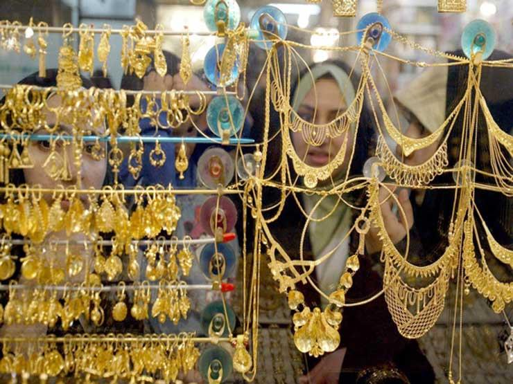أسعار الذهب تواصل التراجع والجرام يفقد 4 جنيهات في السوق المحلي أسعار الذهب تواصل التراجع والجرام يفقد 4 جنيهات في السوق المحلي