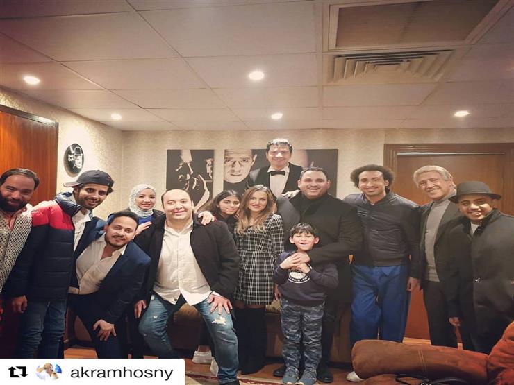 أشرف عبدالباقي يوجه الشكر لأكرم حسني أشرف عبدالباقي يوجه الشكر لأكرم حسني