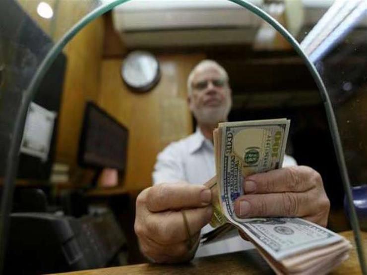 ما موقف حركة بيع وشراء الدولار في البنوك والصرافات بعد انخفاضه؟ ما موقف حركة بيع وشراء الدولار في البنوك والصرافات بعد انخفاضه؟