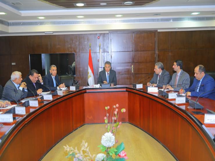 وزير النقل يتابع تنفيذ 6 محاور على النيل بصعيد مصر وزير النقل يتابع تنفيذ 6 محاور على النيل بصعيد مصر