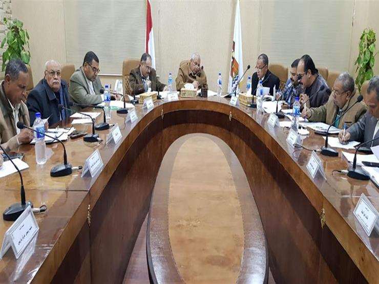 منح عقود نهائية لـ7 مشروعات استثمارية في الوادي الجديد منح عقود نهائية لـ7 مشروعات استثمارية في الوادي الجديد