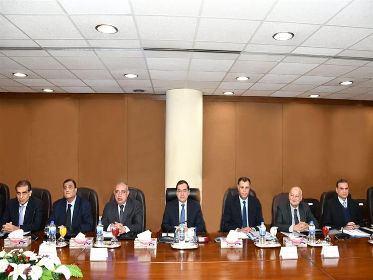 الملا: الصحراء الغربية تنتج 60% من البترول بمصر ولم تبح بأسرارها بعد الملا: الصحراء الغربية تنتج 60% من البترول بمصر ولم تبح بأسرارها بعد