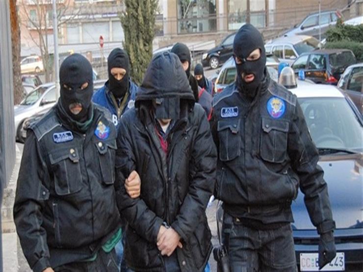 الشرطة الإيطالية تعتقل 15 شخصًا لتهريب مهاجرين غير شرعيين من تونس الشرطة الإيطالية تعتقل 15 شخصًا لتهريب مهاجرين غير شرعيين من تونس