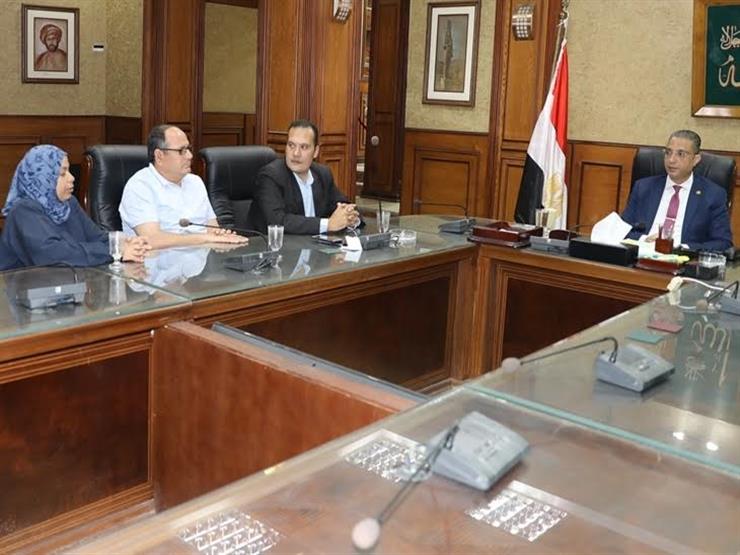 محافظ سوهاج يبحث مع وفد "الزراعة" تعزيز القدرات التسويقية لصغار المزارعين محافظ سوهاج يبحث مع وفد "الزراعة" تعزيز القدرات التسويقية لصغار المزارعين