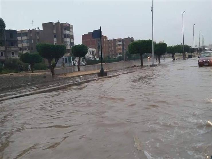 انتشال جثة طفلة صعقتها الكهرباء بسبب "السيول" في العاشر من رمضان انتشال جثة طفلة صعقتها الكهرباء بسبب "السيول" في العاشر من رمضان