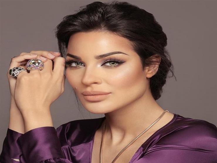 نادين نسيب نجيم: "طلقونا.. لبنان ينتفض" نادين نسيب نجيم: "طلقونا.. لبنان ينتفض"