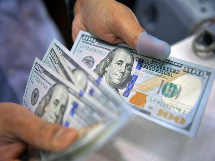 الدولار ينخفض في بنكي التجاري الدولي وأبو ظبي الإسلامي ببداي   مصراوى
