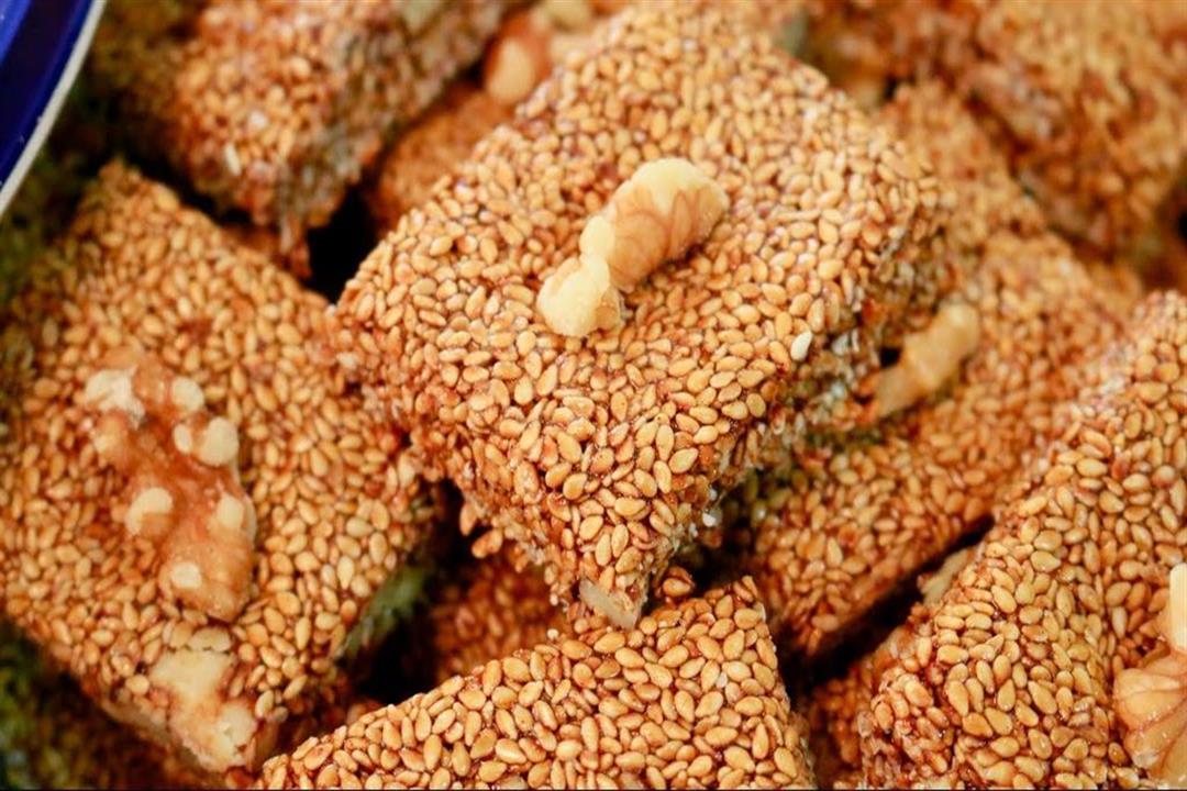 قبل الإقدام على تناولها.. إليك الأنواع المفيدة والضارة من حلويات المولد قبل الإقدام على تناولها.. إليك الأنواع المفيدة والضارة من حلويات المولد