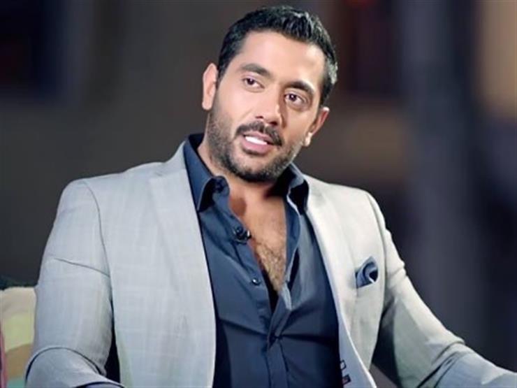 أحمد فلوكس لابنه: "أنت شبهي بس أتمنى تكون حياتك أفضل مني" أحمد فلوكس لابنه: "أنت شبهي بس أتمنى تكون حياتك أفضل مني"