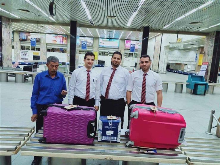 ضبط سجائر إلكترونية مع راكب بمطار القاهرة ضبط سجائر إلكترونية مع راكب بمطار القاهرة