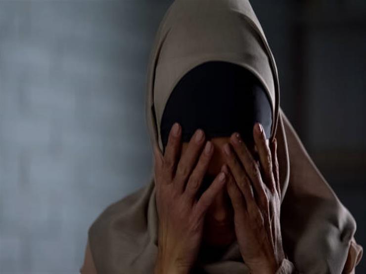 أشعر بطاقة سلبية في بيتي وأتشاجر دائماً مع زوجي.. فماذا أفعل؟.. أمين الفتوى ينصح أشعر بطاقة سلبية في بيتي وأتشاجر دائماً مع زوجي.. فماذا أفعل؟.. أمين الفتوى ينصح