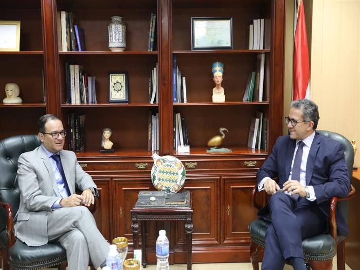 "العناني" يبحث مع وزير السياحة البيروڤي التعاون الأثري "العناني" يبحث مع وزير السياحة البيروڤي التعاون الأثري