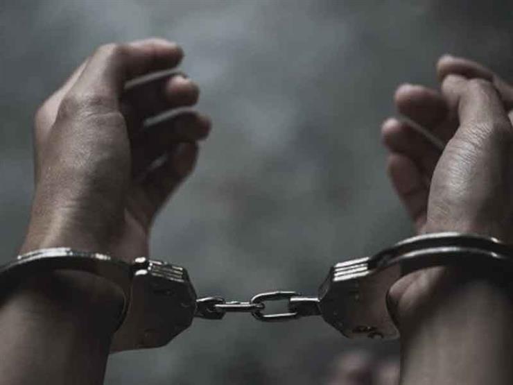 ضبط طالبين تسببا في شرخ زجاج "قطار شبين" خلال مشاجرة بالحجارة ضبط طالبين تسببا في شرخ زجاج "قطار شبين" خلال مشاجرة بالحجارة