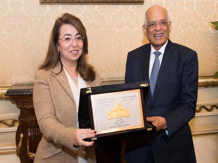 غادة والي عن تكريم "النواب": درع البرلمان وسام شرف أعتز به غادة والي عن تكريم "النواب": درع البرلمان وسام شرف أعتز به