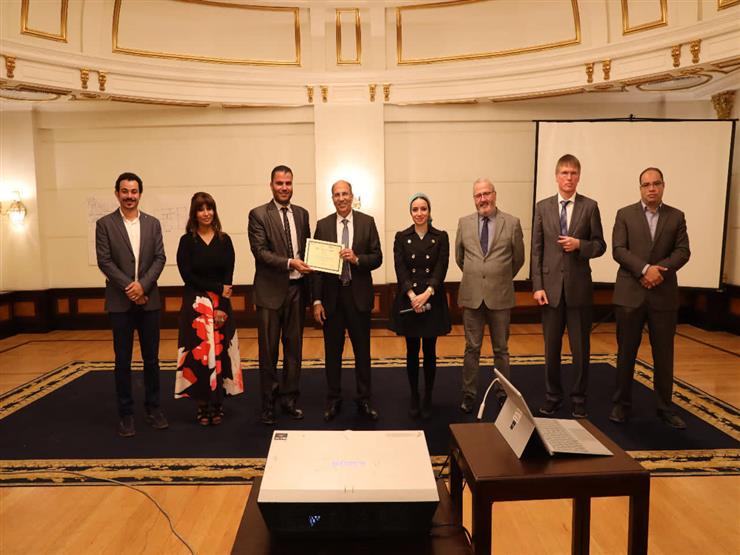 مجدي غازي: التنمية الصناعية في صعيد مصر على رأس أولوياتنا مجدي غازي: التنمية الصناعية في صعيد مصر على رأس أولوياتنا