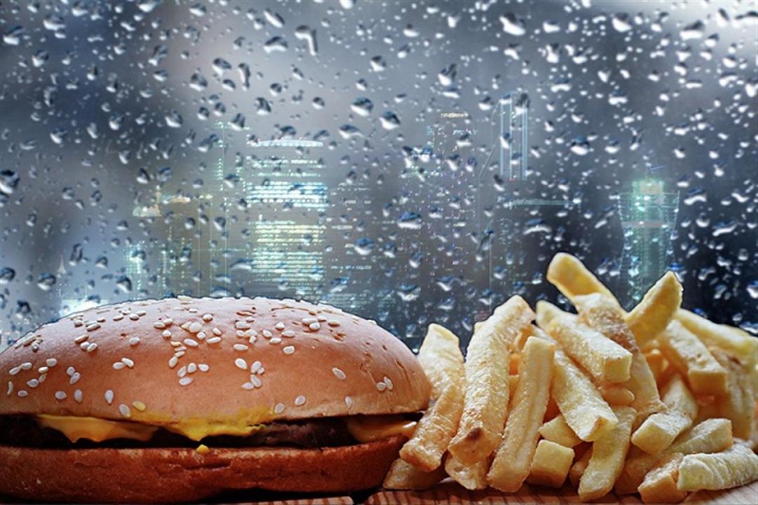 منها البطاطس المقلية.. 5 أطعمة تجنب تناولها وقت سقوط الأمطار (صور) منها البطاطس المقلية.. 5 أطعمة تجنب تناولها وقت سقوط الأمطار (صور)
