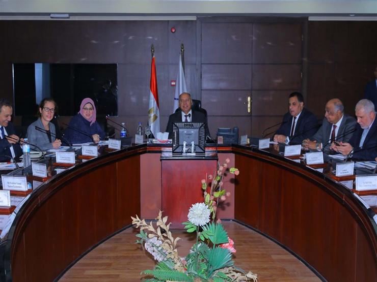وزير النقل يبحث مع وفد "البنك الدولي" مشروعات التعاون المشترك وزير النقل يبحث مع وفد "البنك الدولي" مشروعات التعاون المشترك