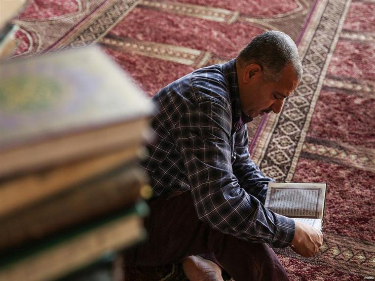 قراءة القرآن وهبة أجرها للميت.. هل هي من الأمور المشروعة؟.. الإفتاء تجيب قراءة القرآن وهبة أجرها للميت.. هل هي من الأمور المشروعة؟.. الإفتاء تجيب