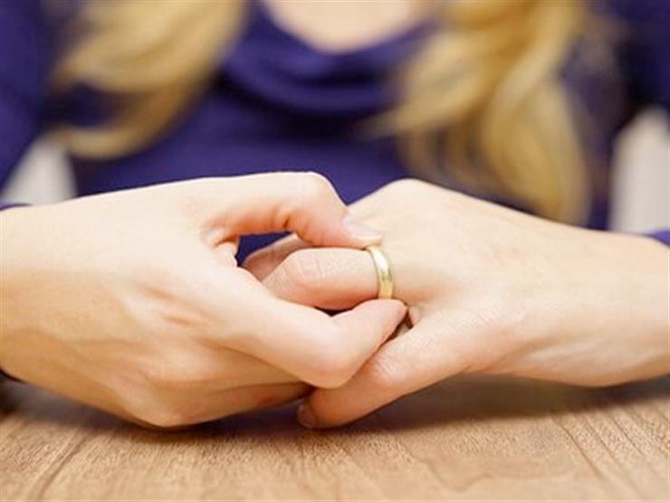 "أحلام" تطلب الخلع: "مش عايز يخلف وبيقولي دمك تقيل" "أحلام" تطلب الخلع: "مش عايز يخلف وبيقولي دمك تقيل"