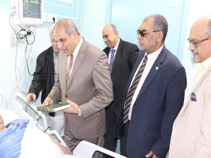 رئيس جامعة الأزهر يأمر بعلاج مسنة بالمستشفى التخصصي رئيس جامعة الأزهر يأمر بعلاج مسنة بالمستشفى التخصصي