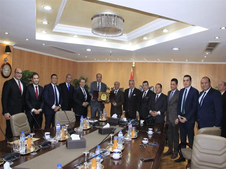 للتهنئة والتباحث في الملفات القضائية.. أعضاء نادي القضاء يزورون وزير العدل الجديد للتهنئة والتباحث في الملفات القضائية.. أعضاء نادي القضاء يزورون وزير العدل الجديد