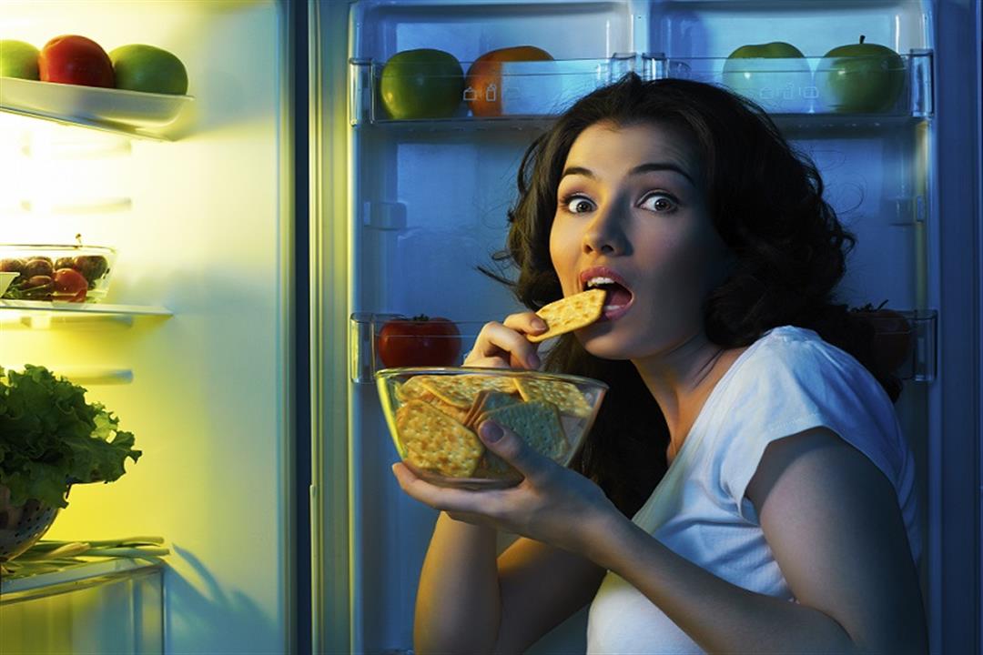 لا تستطيع مقاومة الطعام.. دماغك قد تكون السبب لا تستطيع مقاومة الطعام.. دماغك قد تكون السبب