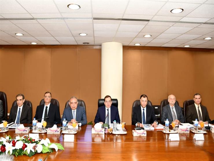 "قارون" و"خالدة" للبترول تستثمران 985 مليون دولار العام المقبل "قارون" و"خالدة" للبترول تستثمران 985 مليون دولار العام المقبل