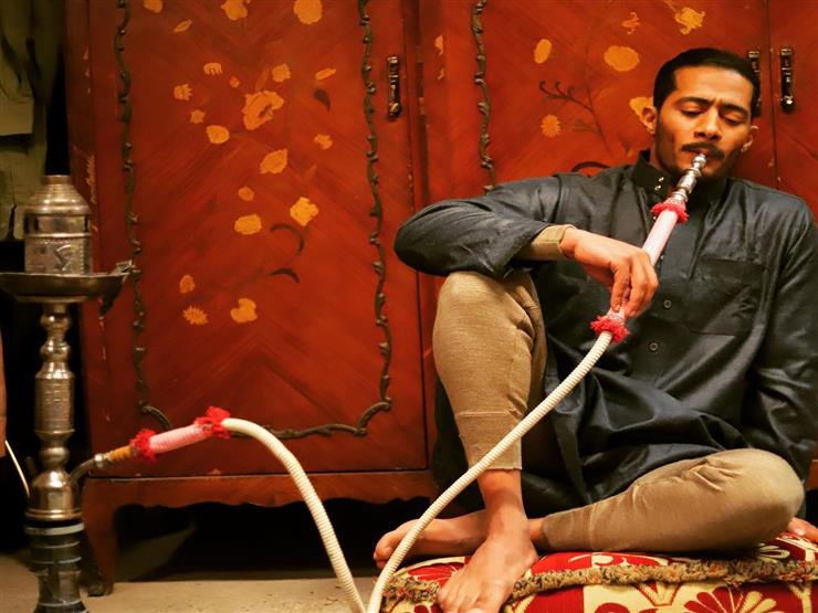 محمد رمضان بـ"الشيشة" في كواليس "زلزال" محمد رمضان بـ"الشيشة" في كواليس "زلزال"