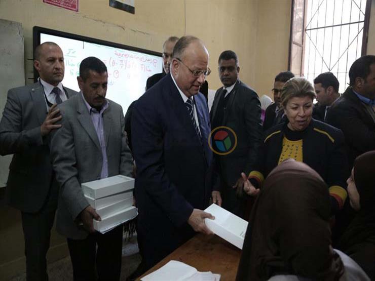 محافظ القاهرة: استخدام التابلت سيسهم في الحد من الدروس الخصوصية محافظ القاهرة: استخدام التابلت سيسهم في الحد من الدروس الخصوصية