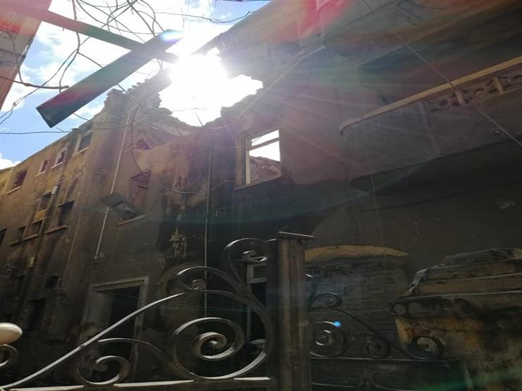 بعد وفاة 3 أشخاص أسفل عقار كرموز.. انهيار أجزاء من منزل وسط الإسكندرية (صور) بعد وفاة 3 أشخاص أسفل عقار كرموز.. انهيار أجزاء من منزل وسط الإسكندرية (صور)