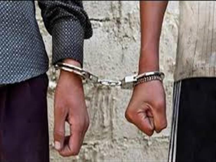 "إلحق خناقة".. حيلة عصابة لسرقة نصف مليون جنيه من سيارة في الإسكندرية "إلحق خناقة".. حيلة عصابة لسرقة نصف مليون جنيه من سيارة في الإسكندرية