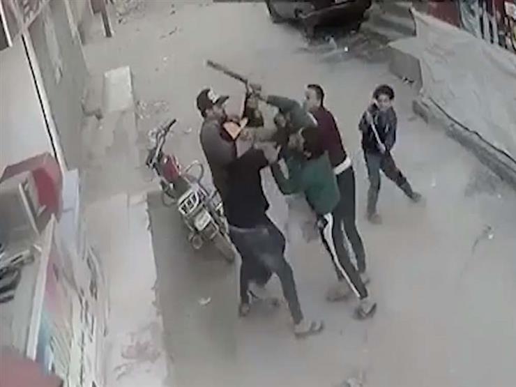 شاهد| اعتداء وحشي على طفل تدخل للدفاع عن والده فأصيب بعاهة مستديمة شاهد| اعتداء وحشي على طفل تدخل للدفاع عن والده فأصيب بعاهة مستديمة