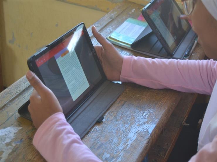 إجابات صوتية ورسم.. تعرّف على نظام الامتحان الإلكتروني لأولى ثانوي -إنفوجرافيك إجابات صوتية ورسم.. تعرّف على نظام الامتحان الإلكتروني لأولى ثانوي -إنفوجرافيك