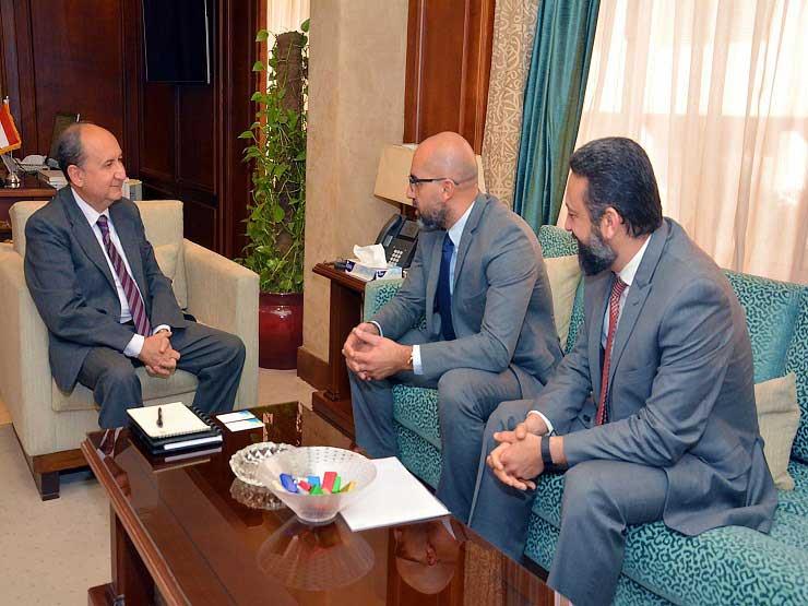 وزير الصناعة يبحث مع "بروكتر آند جامبل" خطط زيادة استثماراتها بمصر وزير الصناعة يبحث مع "بروكتر آند جامبل" خطط زيادة استثماراتها بمصر