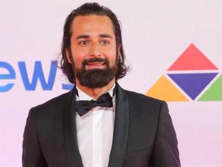 أحمد حاتم ينشر مشهدا من "قصة حب" ثم يحذفه أحمد حاتم ينشر مشهدا من "قصة حب" ثم يحذفه