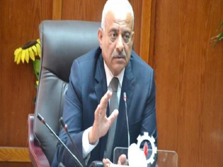 محافظ السويس يقرر علاج طفل على نفقة الدولة وتوفير فرصة عمل لوالده محافظ السويس يقرر علاج طفل على نفقة الدولة وتوفير فرصة عمل لوالده