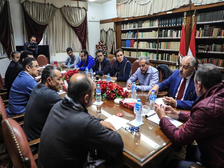 مجلس الأهلي يعلن الانتهاء من إجراءات تسلم أجهزة الاستشفاء .. ويتعاون مع اليونيسيف مجلس الأهلي يعلن الانتهاء من إجراءات تسلم أجهزة الاستشفاء .. ويتعاون مع اليونيسيف