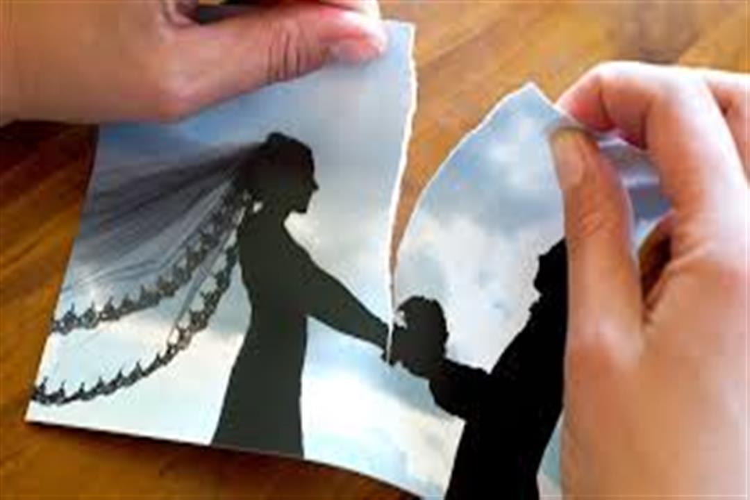 الفراق العاطفي يسبب مخاطر نفسية وصحية.. كيف نتخطاها؟ الفراق العاطفي يسبب مخاطر نفسية وصحية.. كيف نتخطاها؟