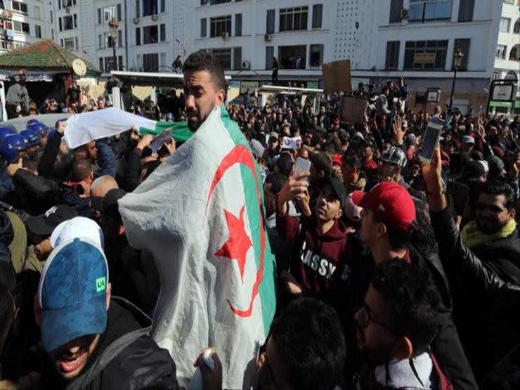 حول العالم في 24 ساعة: الشرطة تكشف عن عدد المصابين والمعتقلين في مظاهرات الجزائر حول العالم في 24 ساعة: الشرطة تكشف عن عدد المصابين والمعتقلين في مظاهرات الجزائر